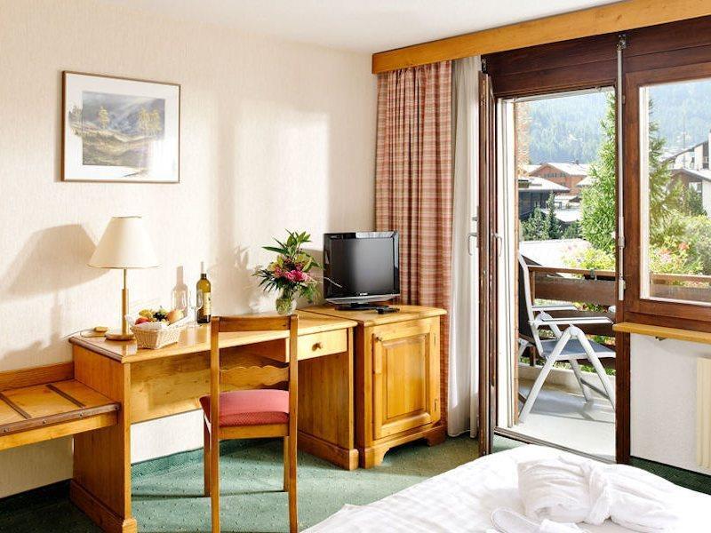 Hotel Ambassador Zermatt Exterior photo